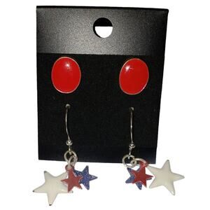 5/10 NWT Red White Blue star and post earrings